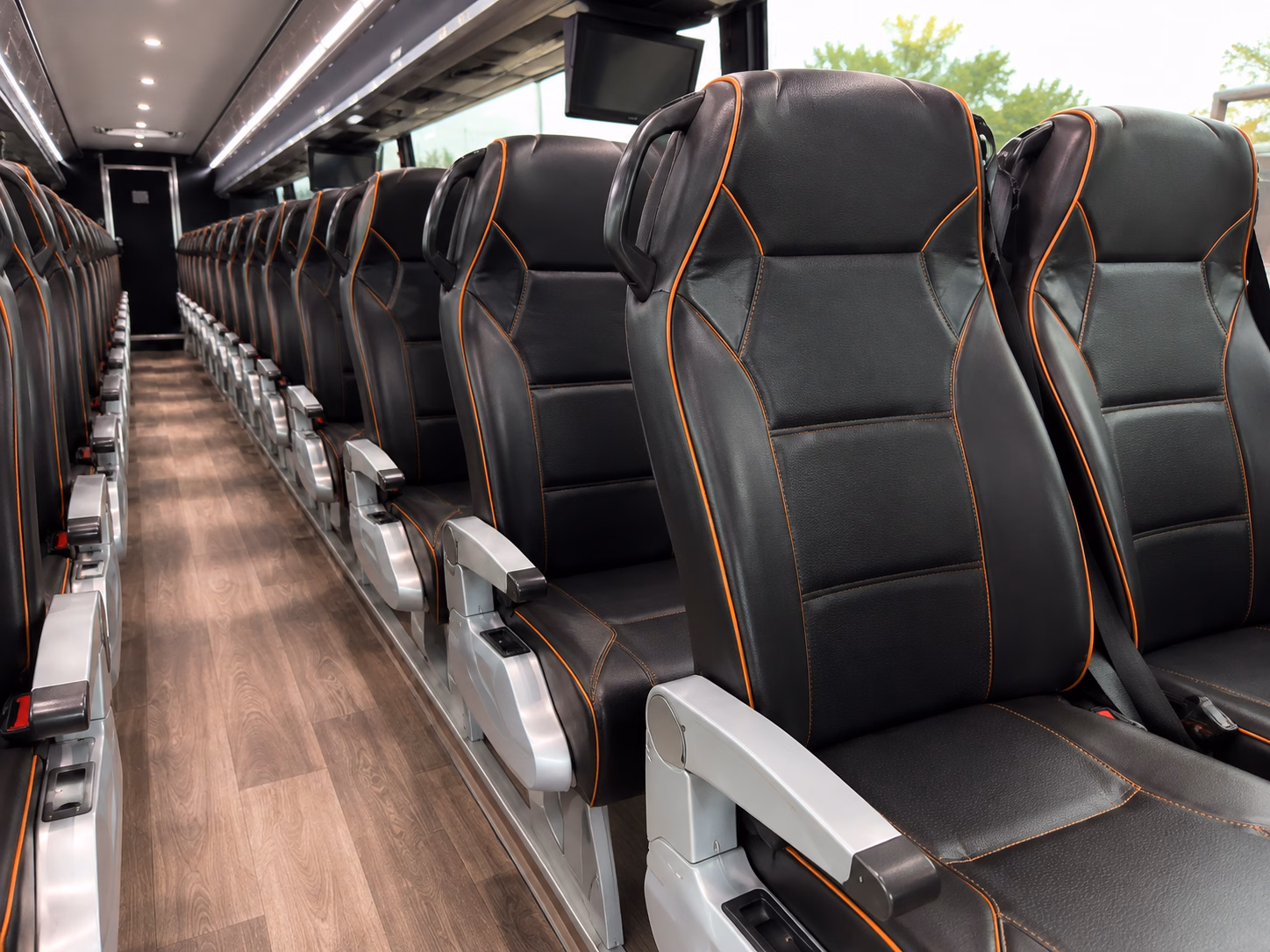 guest shuttles between fairfield hotels and napa valley wedding venues